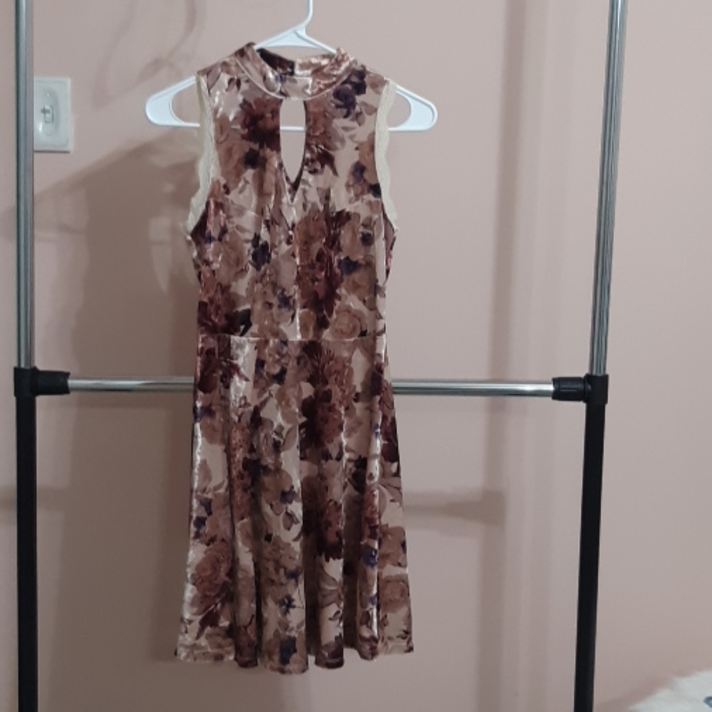 Keyhole dress